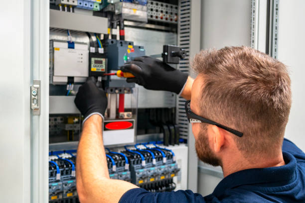 Best Emergency Electrical Repair  in Lindstrom, MN